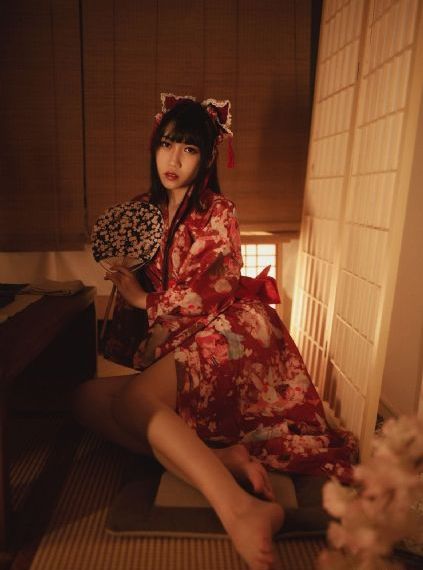 床震吃奶摸下的激烈黄文_免VIP在线手机观看