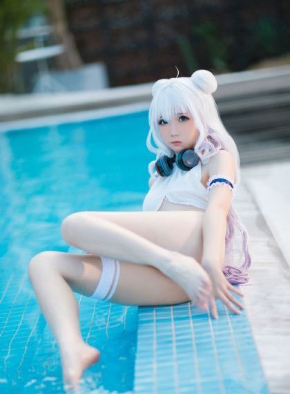 办公室享受着秘书口爆_电影无删减超清在线观看